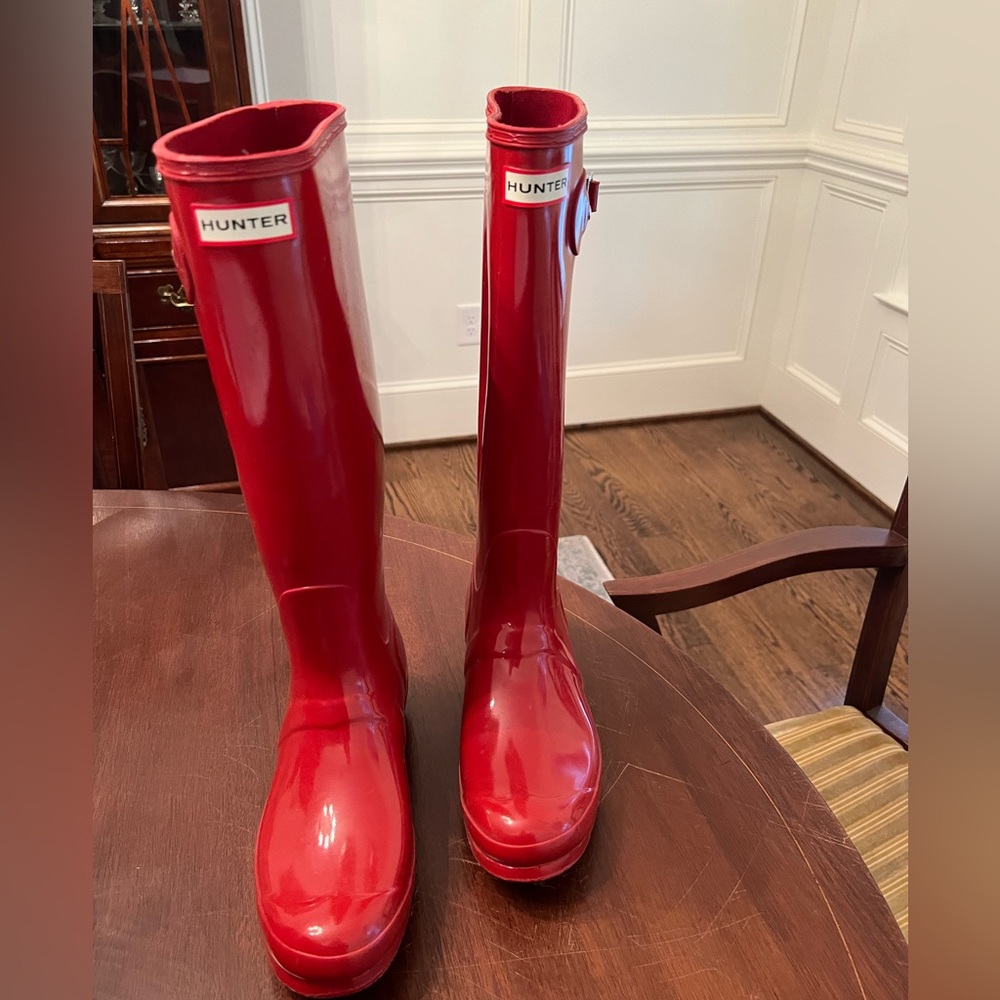 Hunter Boots worn twice. Great condition. Size 9 smoke free and pet free home